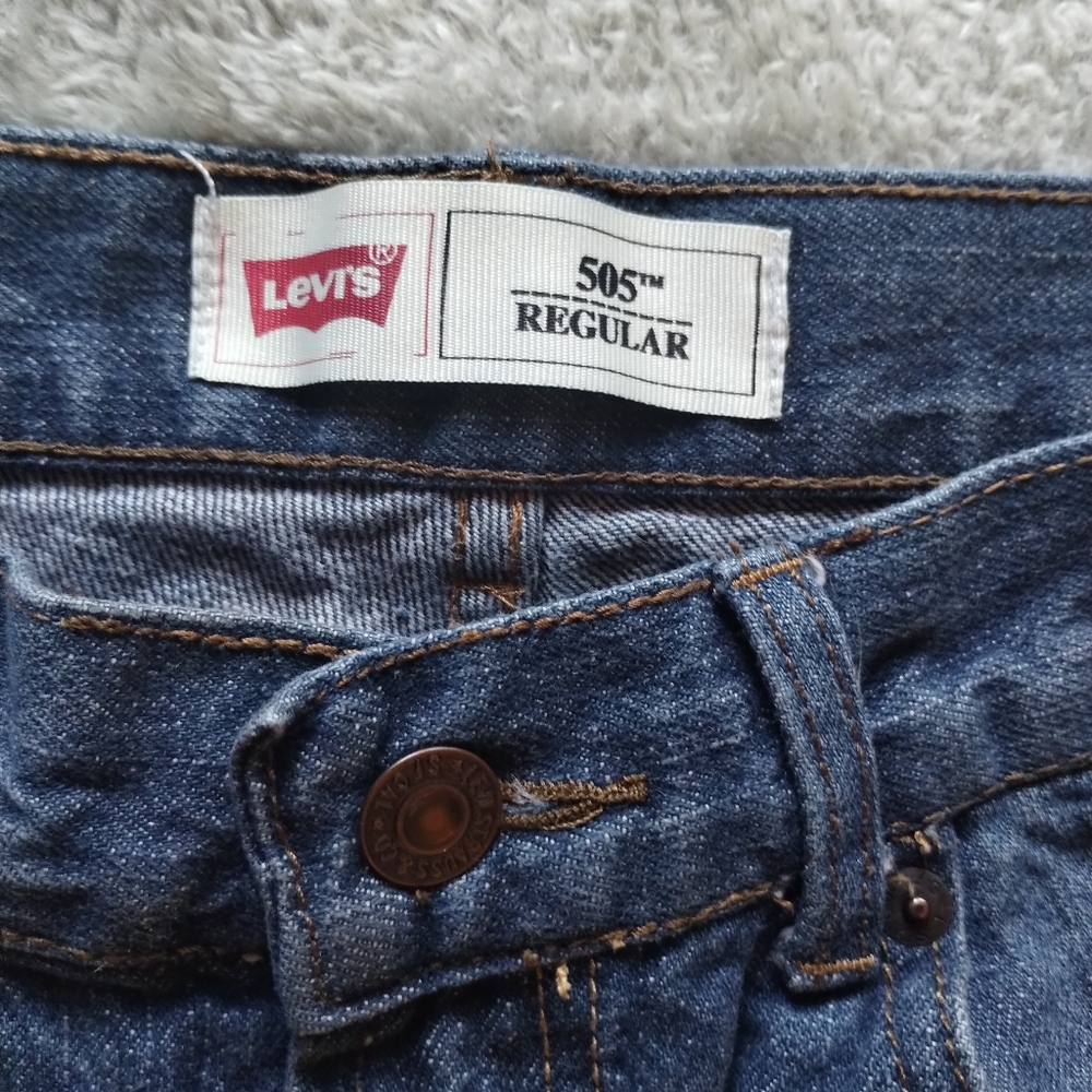 Levi’s 505 Boys size 18 Straight Leg 29x29 Medium Wash